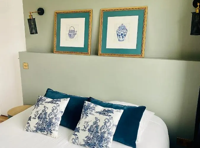 D'hotes Bibicheri Bed & Breakfast 5*